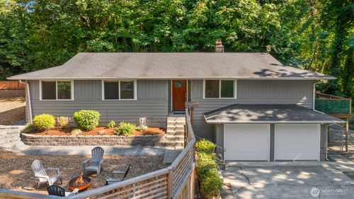 1305 Sw 140th St, Burien, WA, 98166-1052 | Card Image