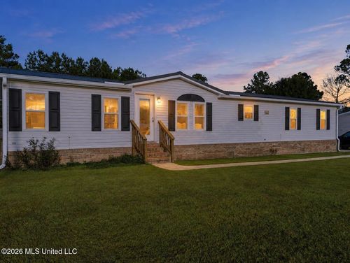 19561 Lennis Cuevas Rd, Saucier, MS, 39574-7123 | Card Image