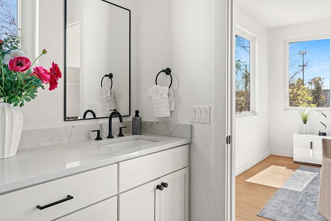 B - 8003 Gault St, Condo with 3 bedrooms, 4 bathrooms and 2 parking in Austin TX | Image 39