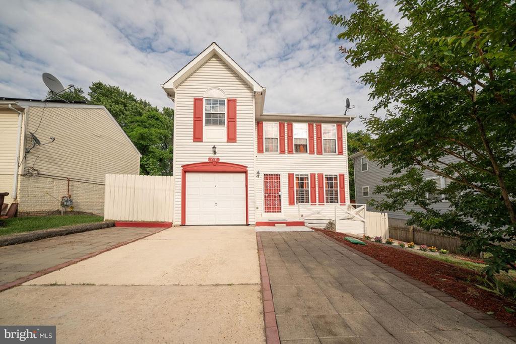 Mentor Ave, Capitol Heights, MD 20743
