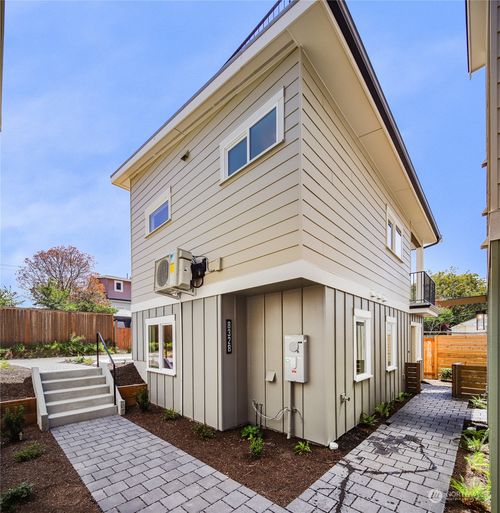 8328 26th Avenue Nw, Seattle, WA, 98117 | Card Image