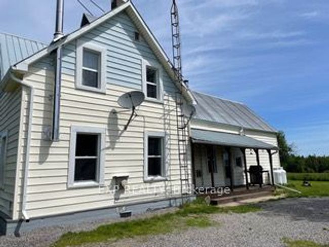 2382 Matawatchan Rd, House other with 5 bedrooms, 2 bathrooms and 4 parking in Griffith ON | Image 17