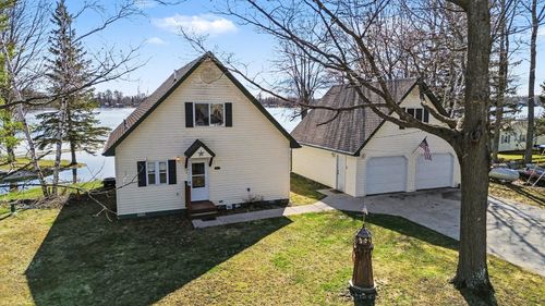 5986 Birchwood Dr, Hale, MI, 48739-8802 | Card Image