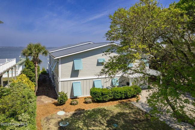 1408 Emerald Dr, House other with 3 bedrooms, 5 bathrooms and 1 parking in Emerald Isle NC | Image 7