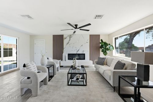 6452 W Reade Ave, Glendale, AZ, 85301-7228 | Card Image