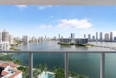 2204 - 3301 Ne 183rd St, Condo with 4 bedrooms, 4 bathrooms and null parking in Aventura FL | Image 1