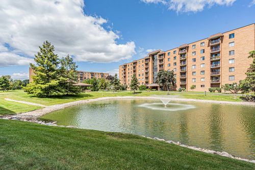 unit-410-1777 Crystal Ln, Mount Prospect, IL, 60056-5436 | Card Image