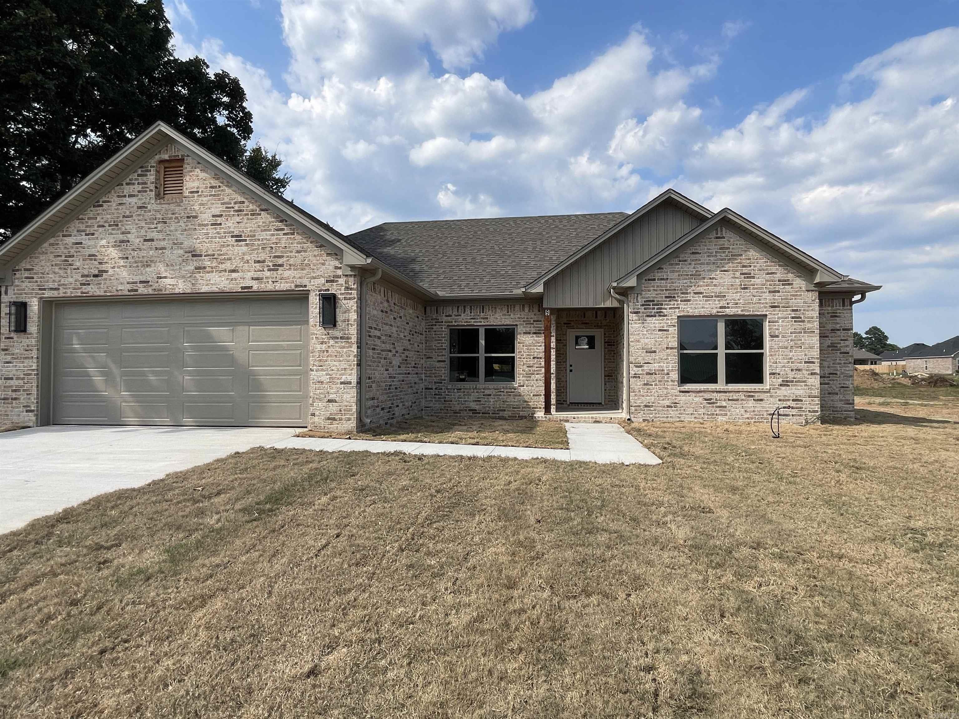 Dandelion Dr, Greenbrier, AR 72058