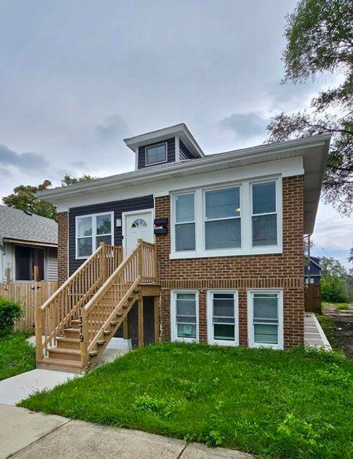 1-1379 Roosevelt Pl, Gary, IN, 46404-2332 | Card Image