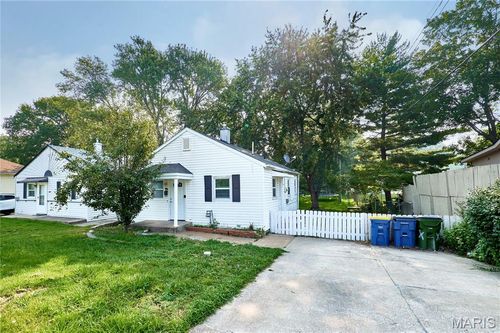 3346 Saint Joachim Ln, Saint Ann, MO, 63074-3511 | Card Image