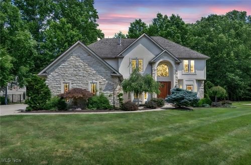 25659 Carnation Run, Westlake, OH, 44145-5725 | Card Image