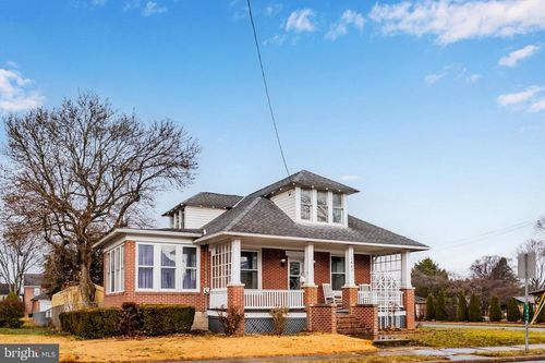 1447 Scotland Ave, CHAMBERSBURG, PA, 17201-1327 | Card Image