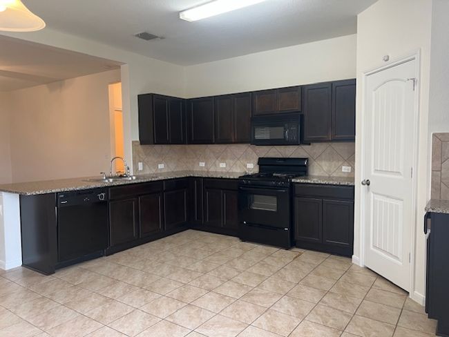 381 Northern Flicker St, House other with 4 bedrooms, 3 bathrooms and null parking in Kyle TX | Image 5