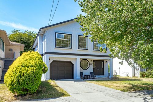 2916 Scott St, Victoria, BC, V8R4J6 | Card Image