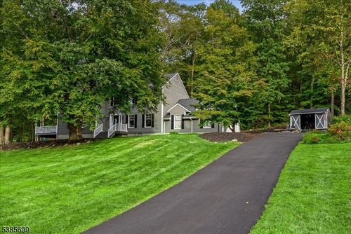 1 Brentwood Ct, Sparta, NJ, 07871-3728 | Card Image