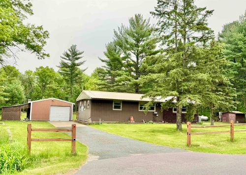 910 10th Ave, Hancock, WI, 54943-9546 | Card Image