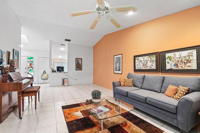 476 Lynbrook Ct, Condo with 2 bedrooms, 2 bathrooms and null parking in Royal Palm Beach FL | Image 14