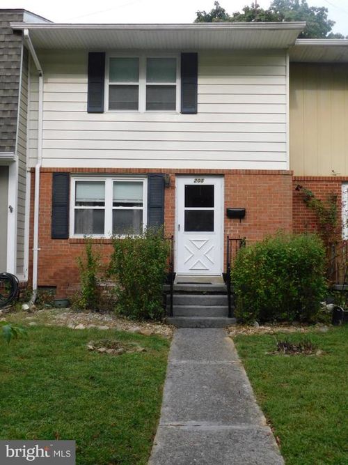 205 Moore Dr, BERRYVILLE, VA, 22611-1149 | Card Image