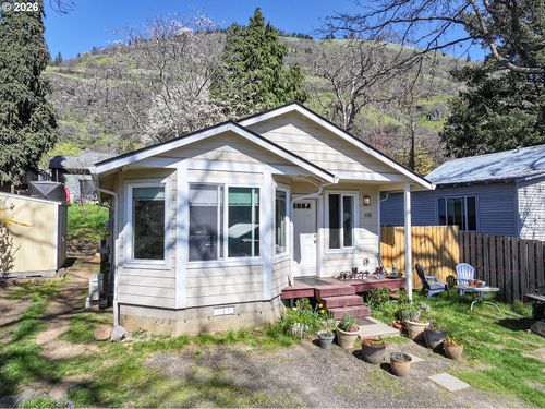 318 E Steuben St, Bingen, WA, 98605-9182 | Card Image