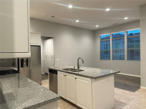 88 Parkwood, Irvine, CA, 92620 | Card Image