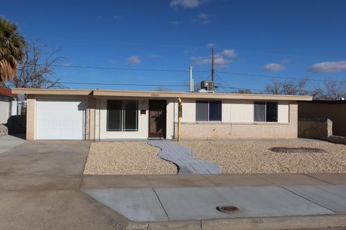 10052 Kenworthy St, El Paso, TX, 79924-3721 | Card Image