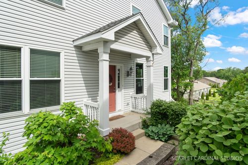 217 Ridge Rd, North Aurora, IL, 60542-9172 | Card Image