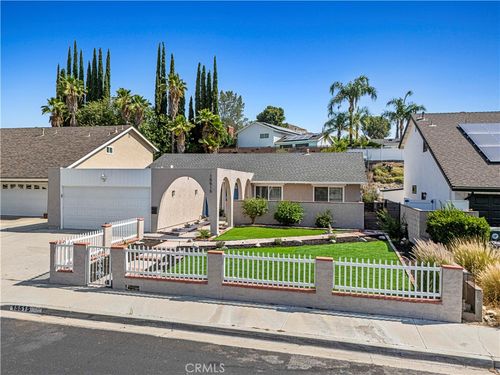 15515 Carrousel Dr, Canyon Country, CA, 91387-1825 | Card Image