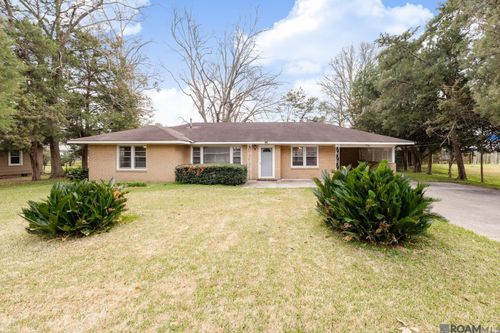 819 Avenue F, Port Allen, LA, 70767-3142 | Card Image