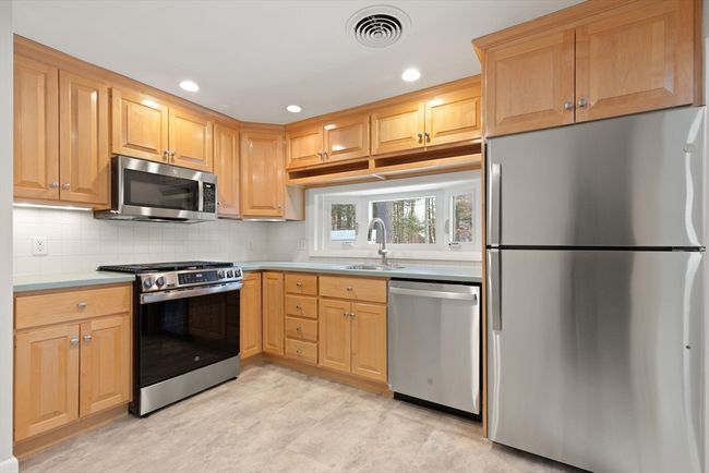 34 Millpond Rd, House other with 3 bedrooms, 2 bathrooms and 3 parking in Sudbury MA | Image 13