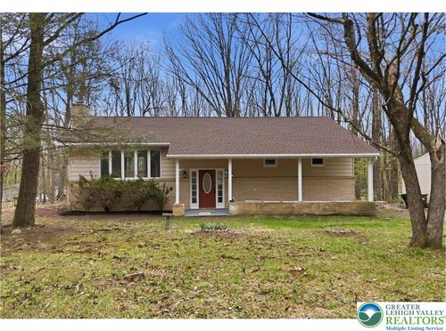 8749 Kings Way, Kunkletown, PA, 18058-1712 | Card Image