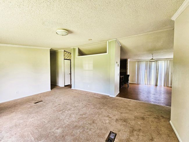 LIVING ROOM | Image 8