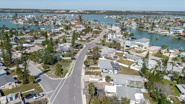 596 S Bayshore Dr, House other with 2 bedrooms, 1 bathrooms and null parking in MADEIRA BEACH FL | Image 64