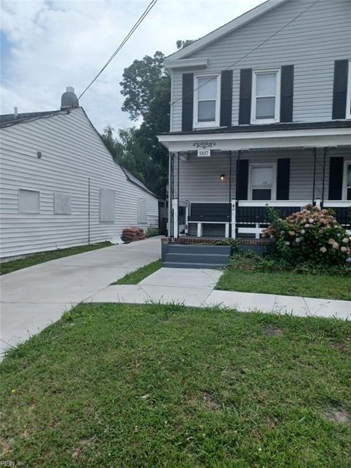 1107 Hull St, Chesapeake, VA, 23324-2335 | Card Image