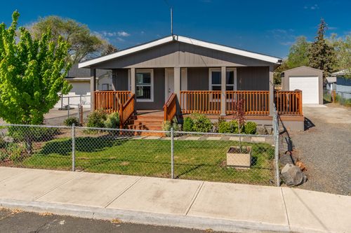 472 Se 7th St, Madras, OR, 97741-1566 | Card Image