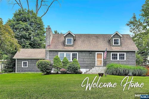 9 Valley View Trl, Sparta, NJ, 07871-1418 | Card Image