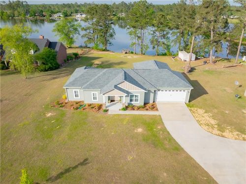 179 Woodlake Cir, Douglas, GA, 31535-6601 | Card Image