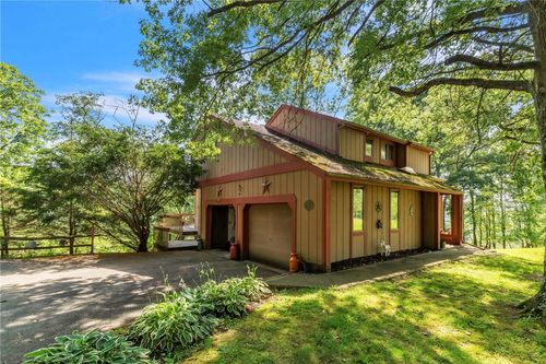 530 Perry Hwy, Harmony, PA, 16037-7412 | Card Image