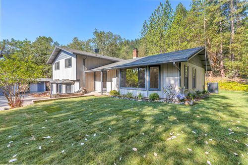 3755 Hosmer Ln, Gold Hill, OR, 97525-9710 | Card Image