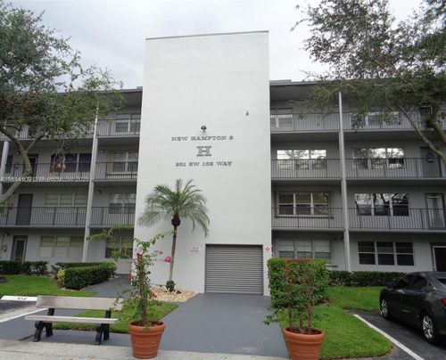 apt-404h-251 Sw 132nd Way, Pembroke Pines, FL, 33027-2016 | Card Image