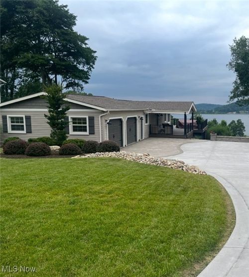 106 Manito Trl, Malvern, OH, 44644-9651 | Card Image