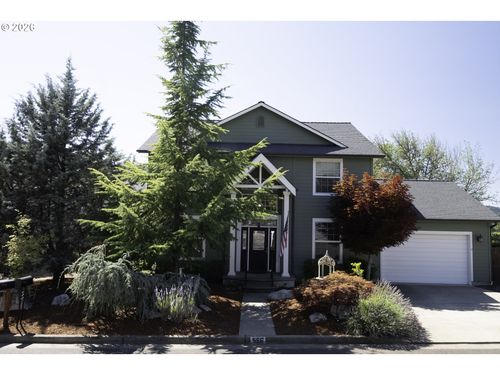 556 N View Dr, Winchester, OR, 97495-8961 | Card Image