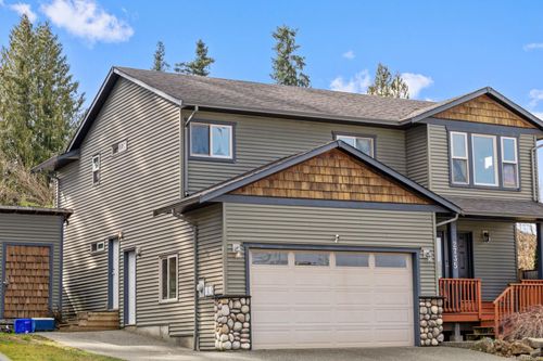 2735 Rydal Ave, Cumberland, BC, V0R1S0 | Card Image