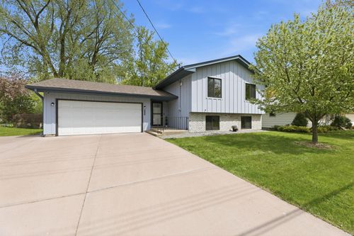 819 Grant St, Anoka, MN, 55303-1402 | Card Image