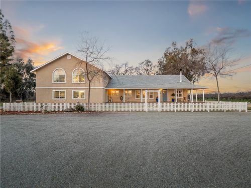 730 W Wood Ave, Riverdale, CA, 93656-9448 | Card Image