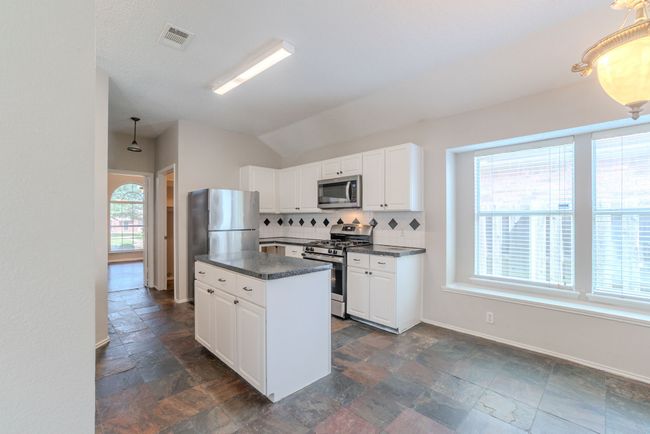 822 Orian Dr, House other with 4 bedrooms, 3 bathrooms and null parking in Mesquite TX | Image 11