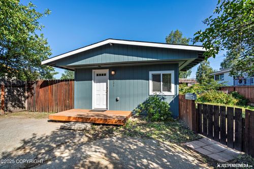 1321-1317-1321 Karluk St, Anchorage, AK, 99501-4729 | Card Image
