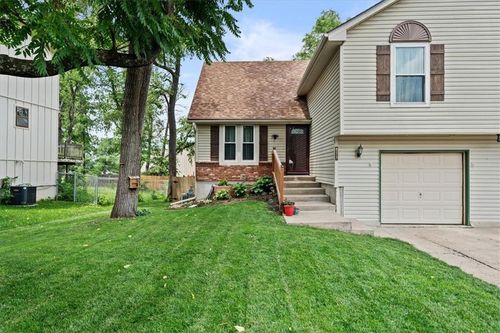 8217 Switzer St, Overland Park, KS, 66214-1619 | Card Image