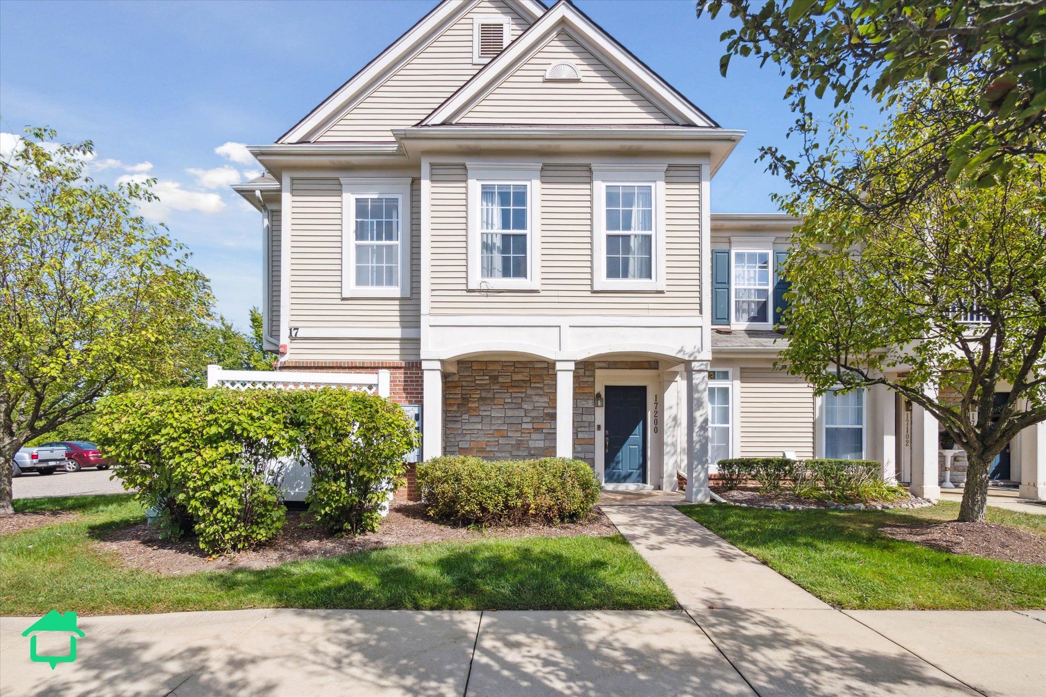 Addington Dr, Commerce Township, MI 48390