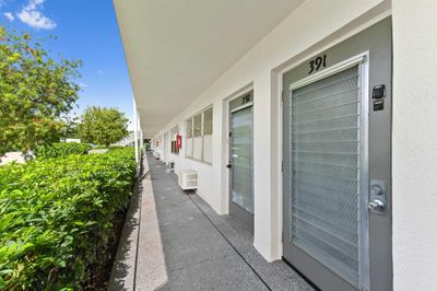 391 Durham M, Condo with 1 bedrooms, 1 bathrooms and null parking in Deerfield Beach FL | Image 2