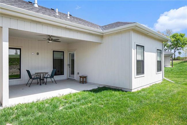 710 Ridge Dr, Townhouse with 2 bedrooms, 2 bathrooms and null parking in Smithville MO | Image 17